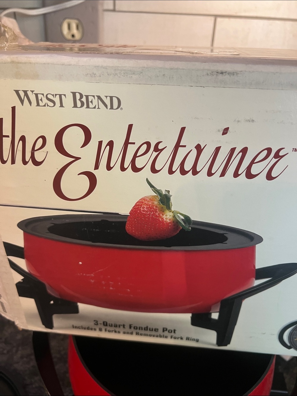 West Bend The Entertainer Red Electric Fondue Pot. Believed new in box. - Picture 6 of 6